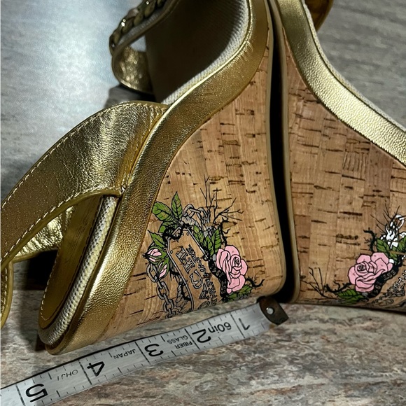 Coach Ellette open toe strapped wedge sandals with flowers 🌸 on the wedges - Picture 15 of 16